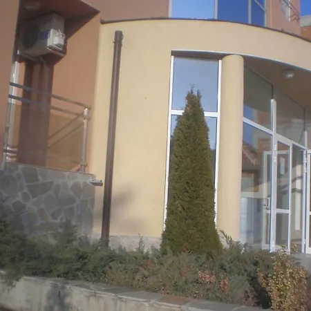 Levante Apartcomplex アパートホテル