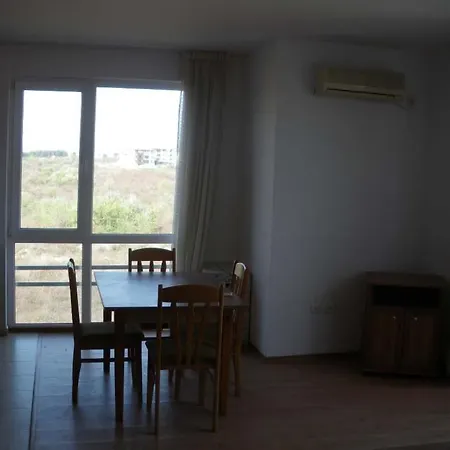 Levante Apartcomplex * ネセバル